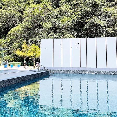 Chihpen Century Hotel Wenquan Exteriör bild The swimming pool at the National Museum of Singapore