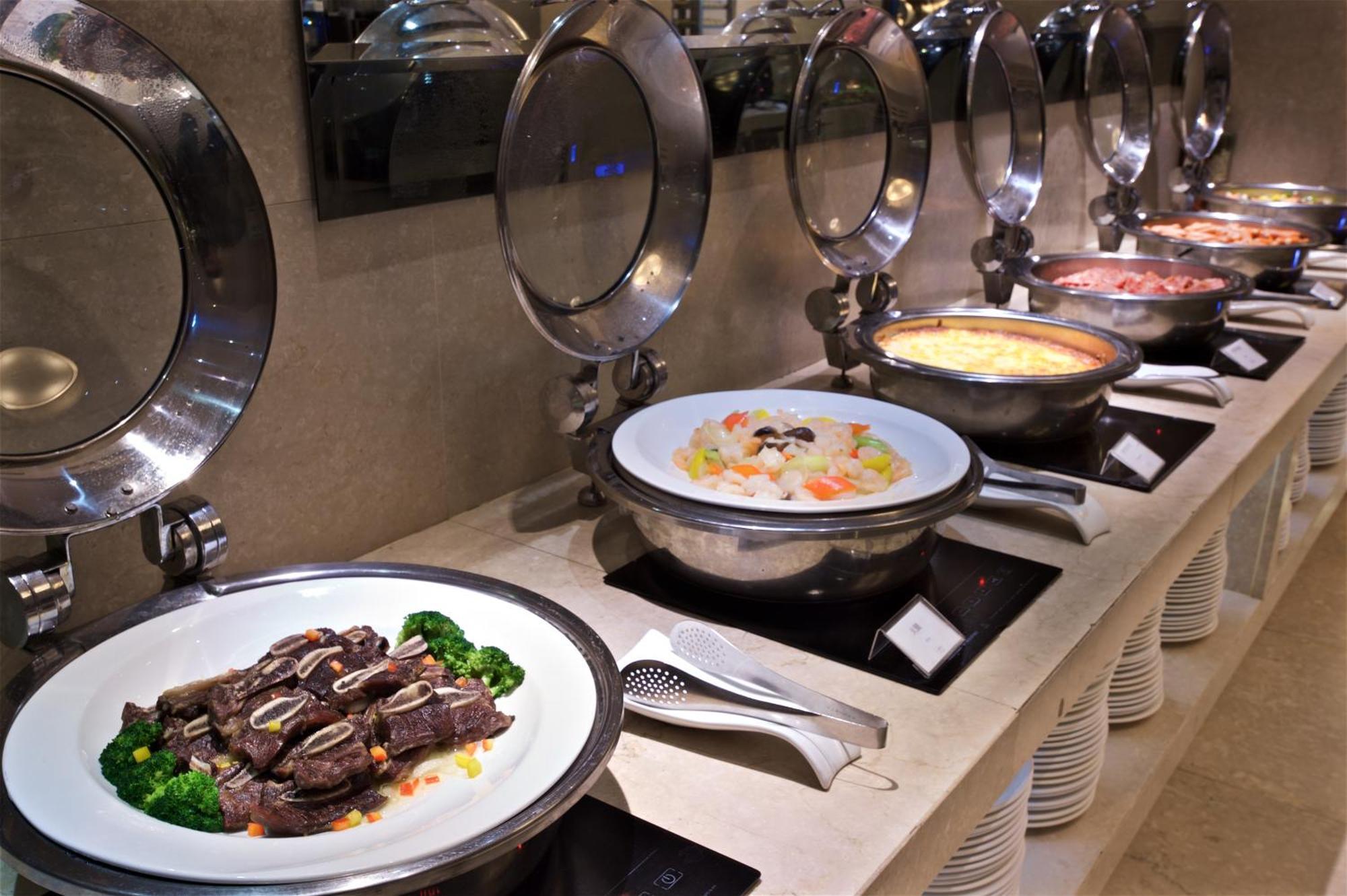 Chihpen Century Hotel Wenquan Exteriör bild A buffet at a hotel