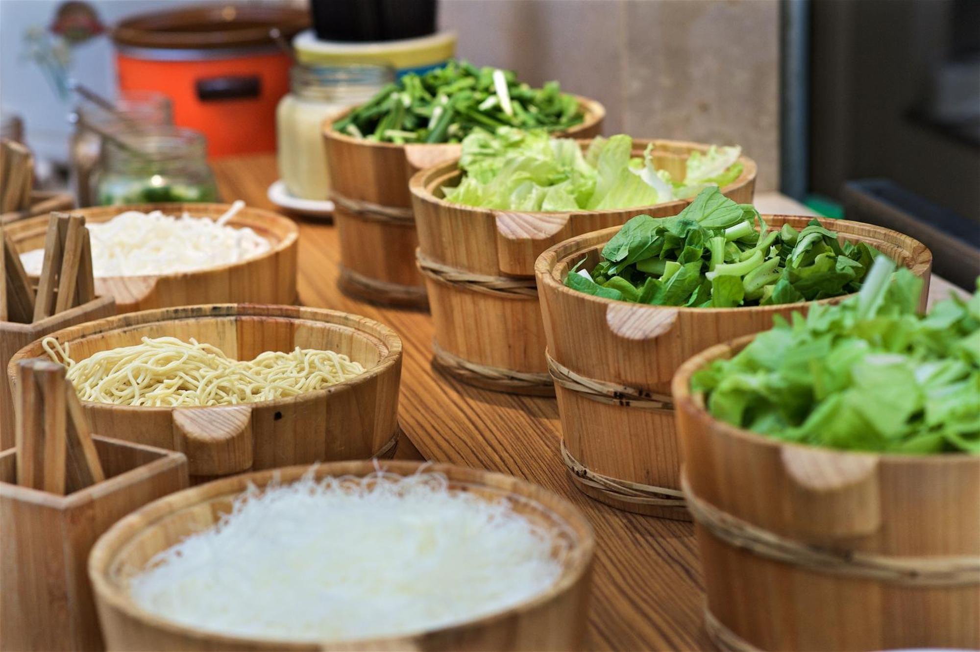 Chihpen Century Hotel Wenquan Exteriör bild Ingredients for a caesar salad