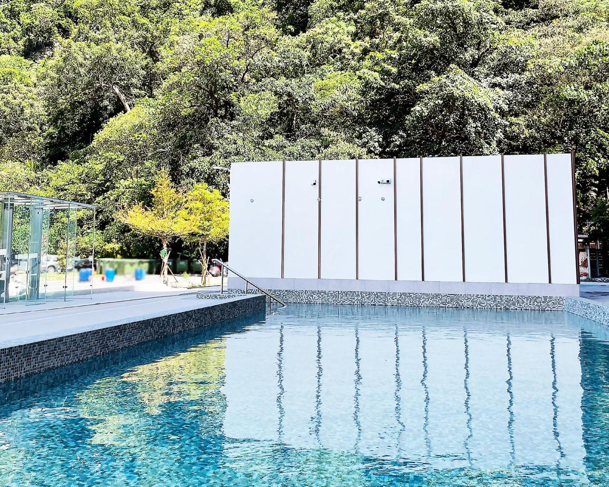 Chihpen Century Hotel Wenquan Exteriör bild The swimming pool at the National Museum of Singapore