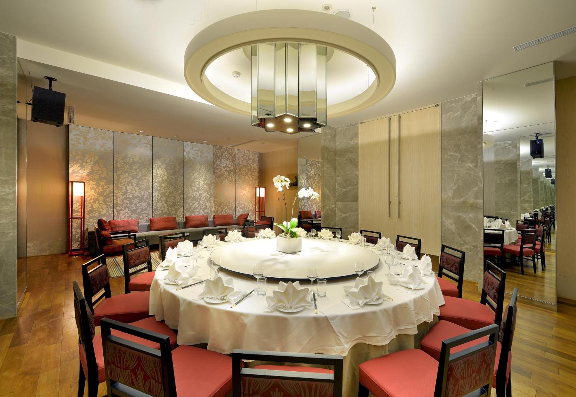 Chihpen Century Hotel Wenquan Exteriör bild A round table at a restaurant