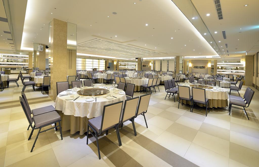 Chihpen Century Hotel Wenquan Exteriör bild The interior of the restaurant