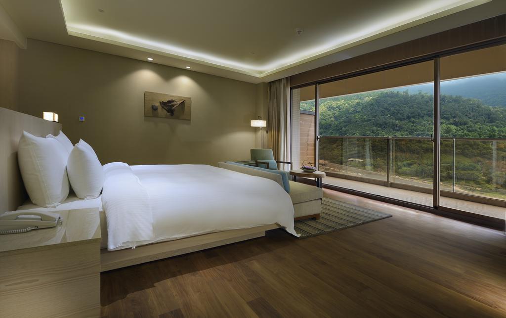 Chihpen Century Hotel Wenquan Exteriör bild Deluxe Room