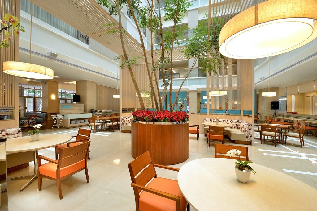 Chihpen Century Hotel Wenquan Exteriör bild The lobby of the hospital