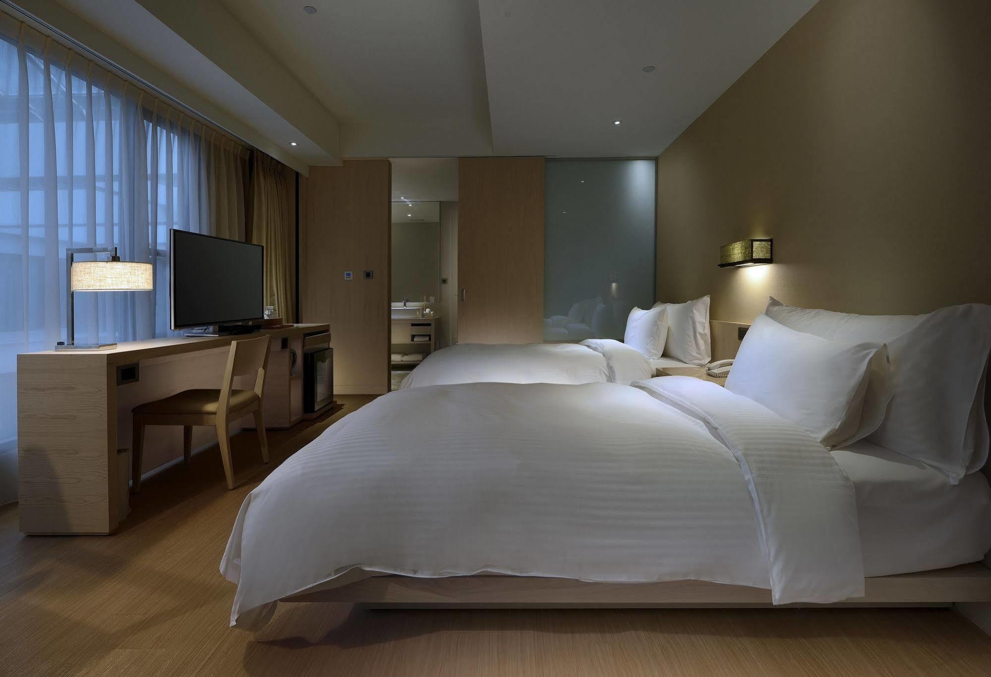 Chihpen Century Hotel Wenquan Exteriör bild Deluxe Room